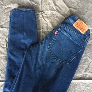 711 Skinny Levi’s